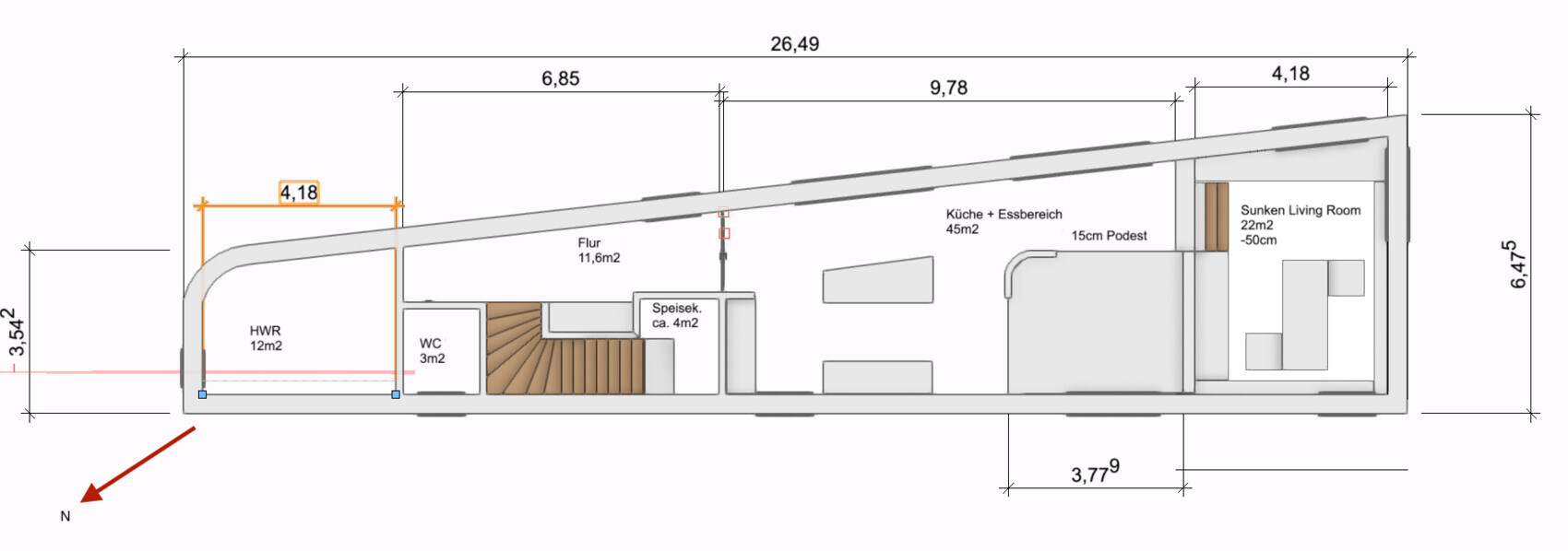 Grundriss einer Wohnung mit Flur, Küche, Speisekammer, HWR, WC, Treppe und Wohnzimmer.