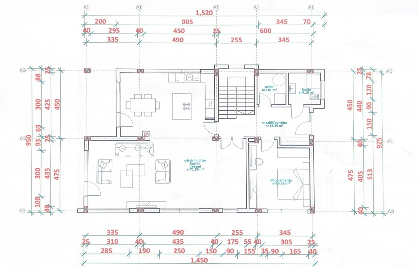 Grundriss eines Hauses: Wohnzimmer mit Esstisch, Küche, Treppe, Flur, Schlafzimmer, Bad.