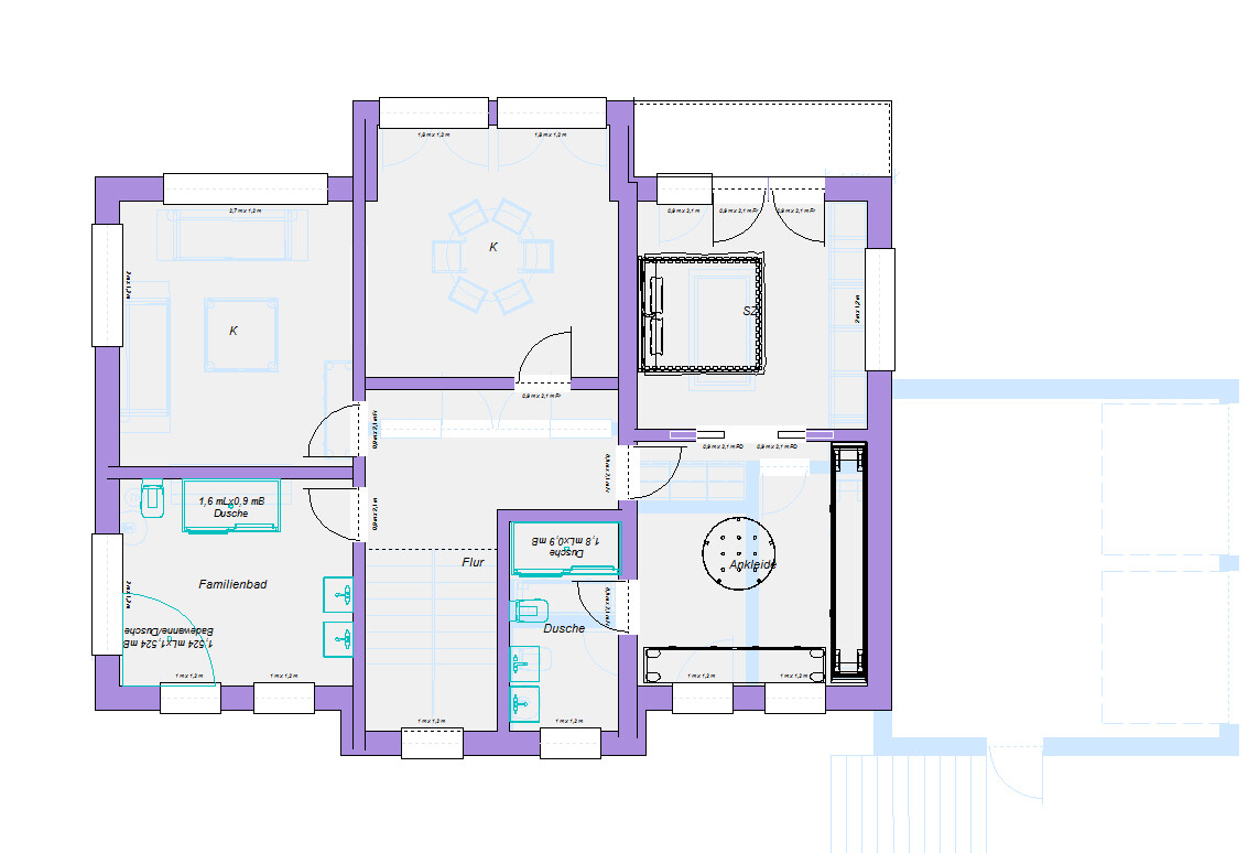 Grundriss eines Hauses mit Flur, Küche, Wohnzimmer, Schlafzimmer, Ankleide, Duschen und Familienbad.