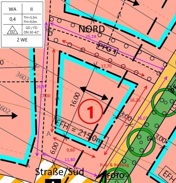 Bebauungsplan mit Parzellen, Gebäuden, Straßen und Grünflächen.