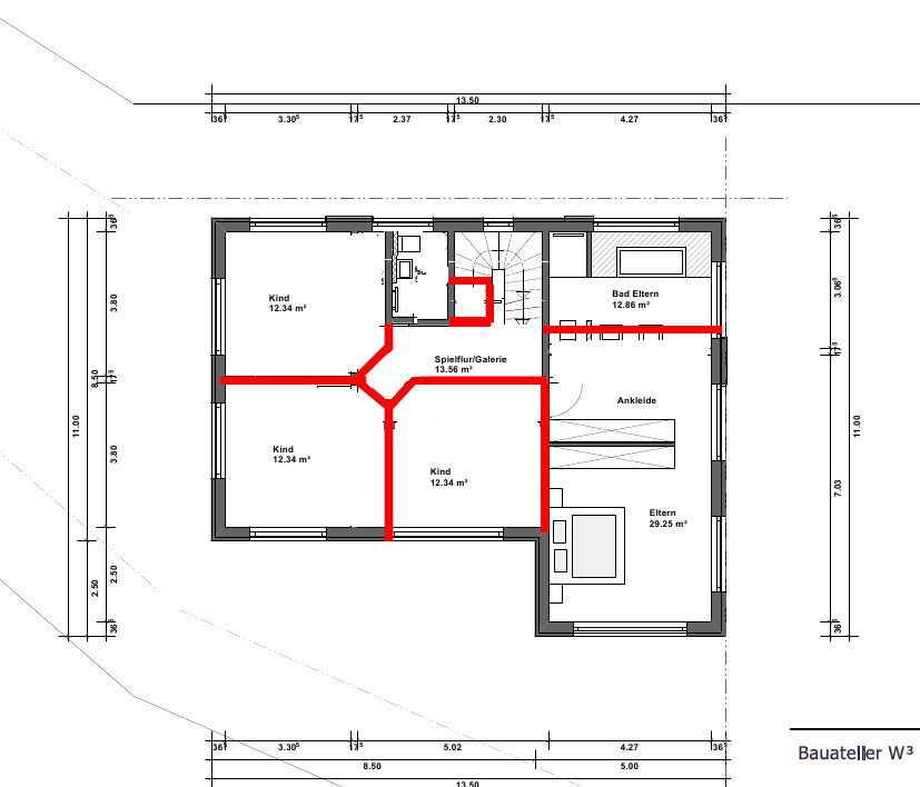 Grundriss eines Hauses: drei Kinderzimmer, Elternschlafzimmer mit Ankleide, rote Wegführung.