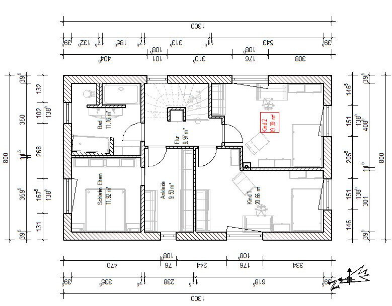 Grundriss eines Hauses mit Flur, Bad, Elternschlafzimmer, Ankleide und zwei Kinderzimmer