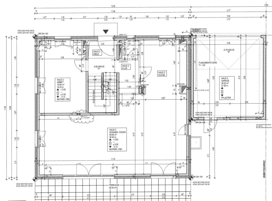 Grundriss eines Hauses mit Wohn-/Essbereich, Küche, Garage und Terrasse.