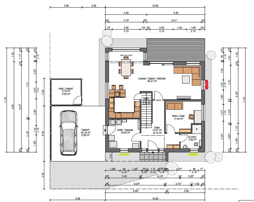 Grundriss eines Einfamilienhauses: Küche, Wohnen, Essen, Büro, Diele, HWR, Carport.