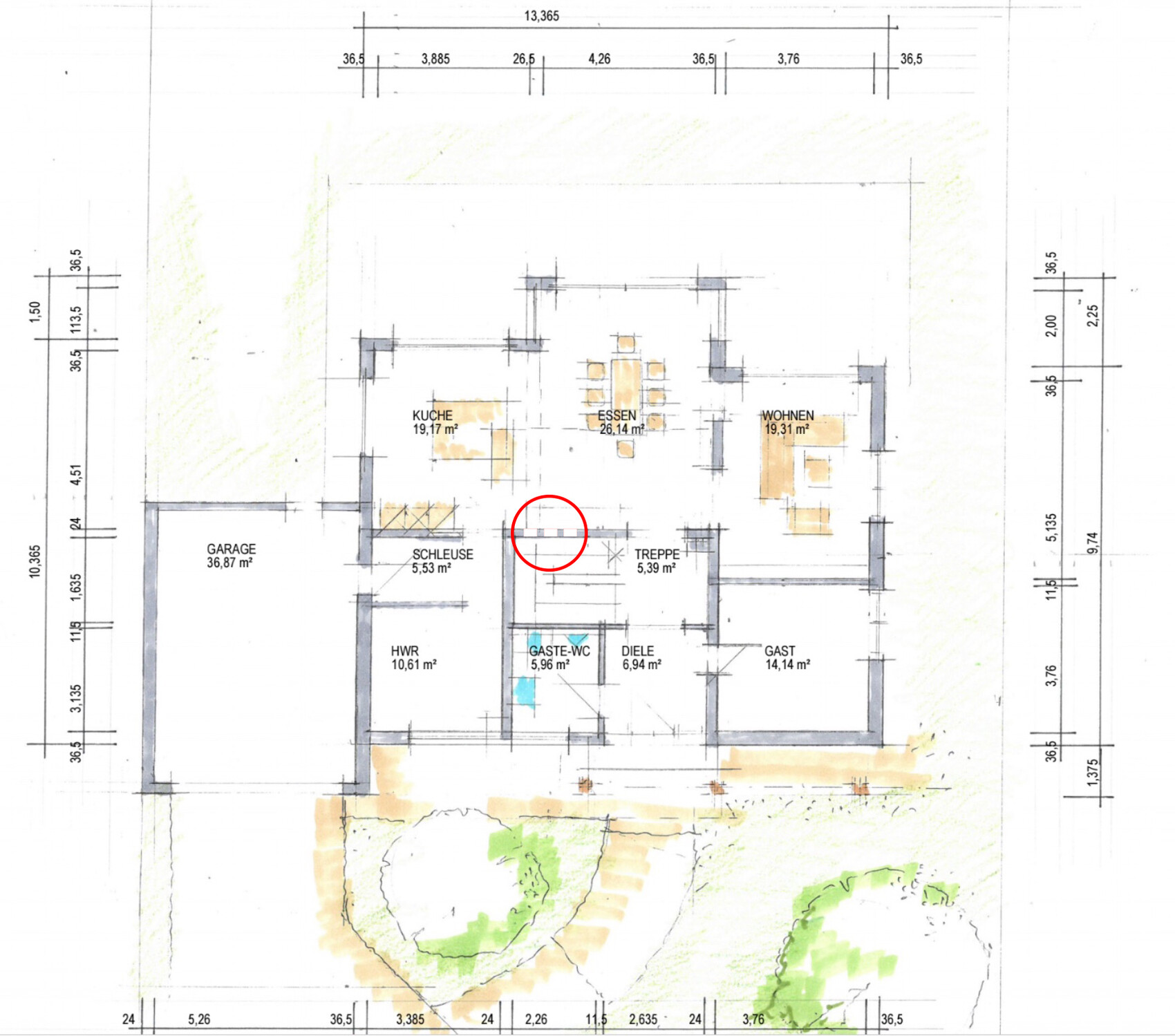 Detaillierter Hausgrundriss mit Kueche, Essen, Wohnen, Treppe und Gaeste-WC