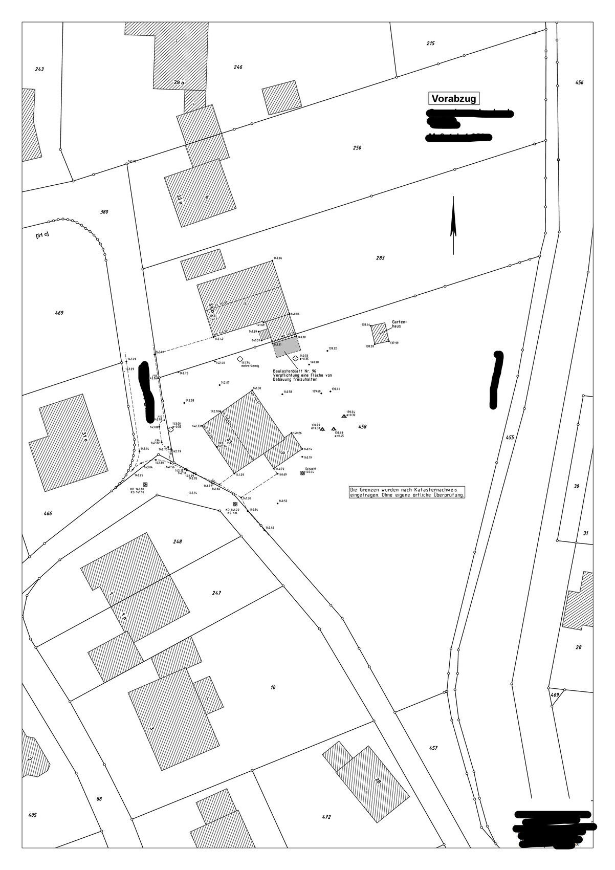 Katastralplan mit Parzellen, Gebäuden und Grenzlinien der Grundstücke.