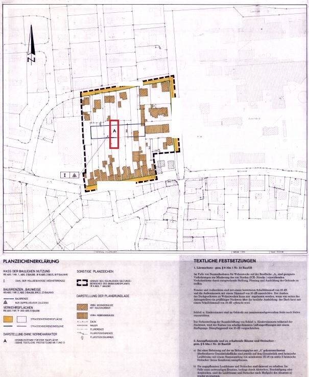 Lageplan eines Baugrundstücks: roter Kasten mit A im Zentrum, Umrandung und Nordpfeil.