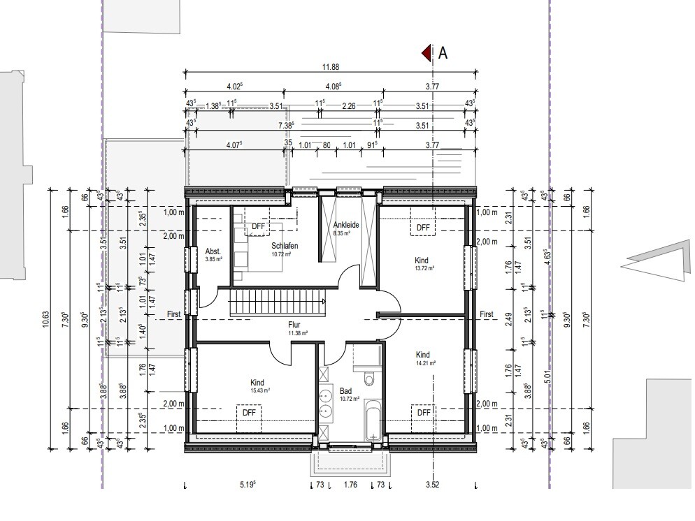 Dachgeschoss-Grundriss eines Hauses: Flur, Schlafen, Ankleide, 3 Kinderzimmer, Bad, Abstellraum.