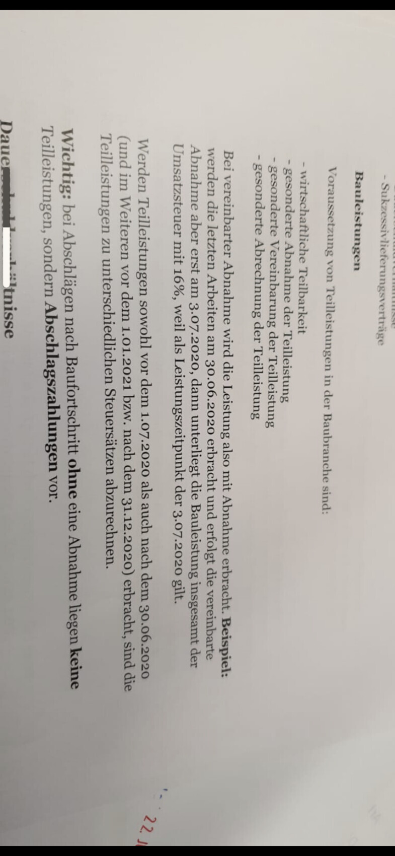 Gedruckte Seite mit deutschem Text, Überschriften und Abschnitten, seitlich fotografiert.
