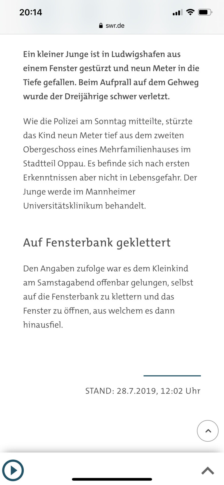 Screenshot einer Nachrichtenseite mit Artikel über einen Jungen, der aus dem Fenster gefallen ist.