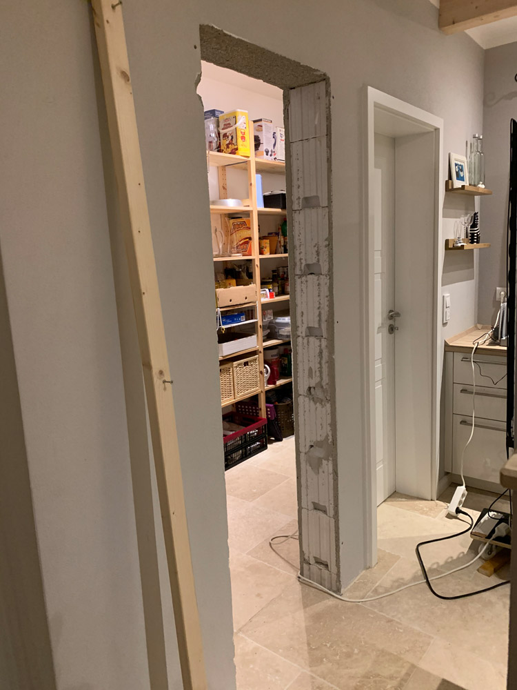 diy-kuehlschrank-einhausen-mit-selbst-gebauter-zarge-365606-1.jpg