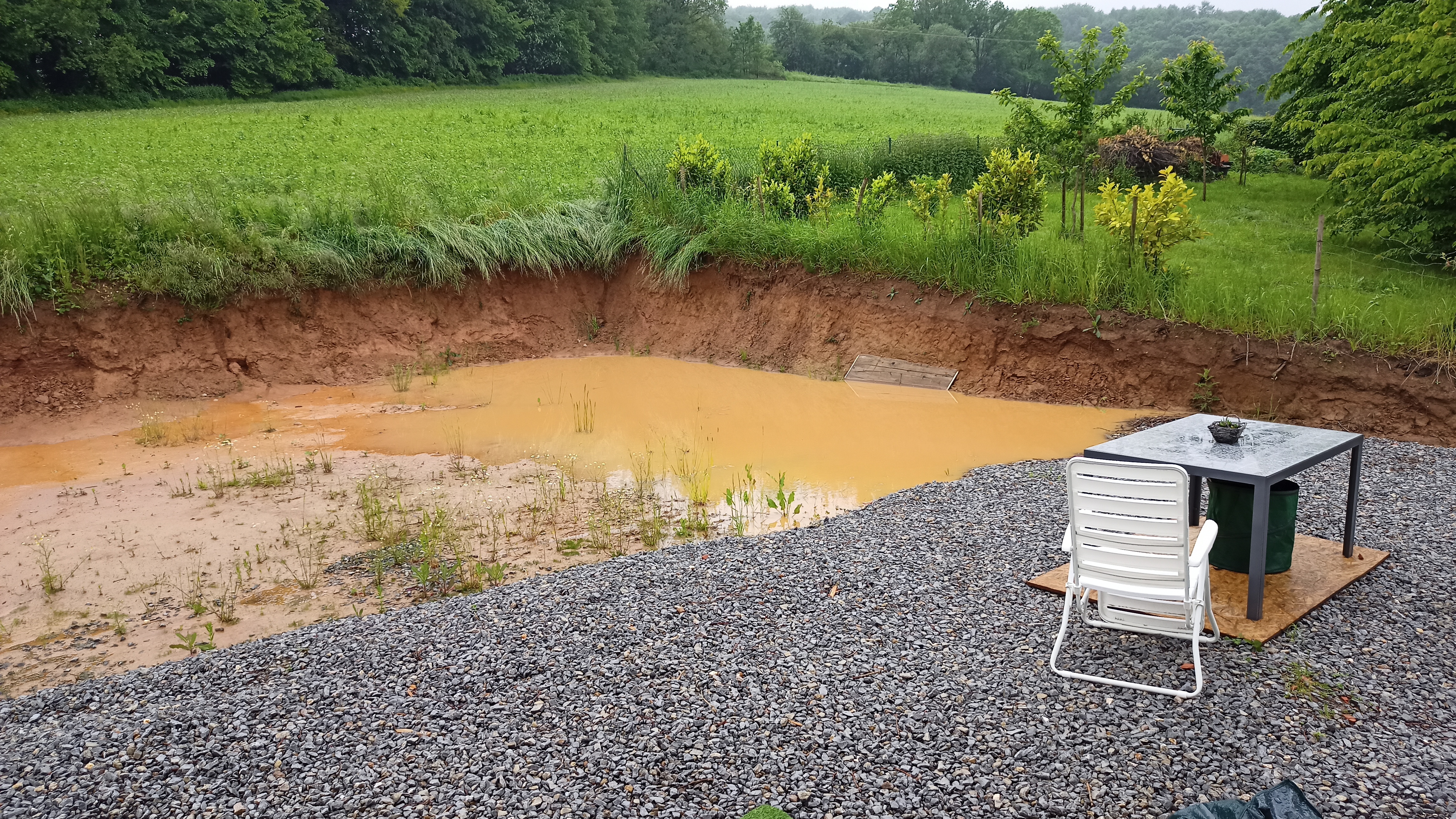 drainage-auf-dem-grundstueck-verlegen-509273-1.jpg