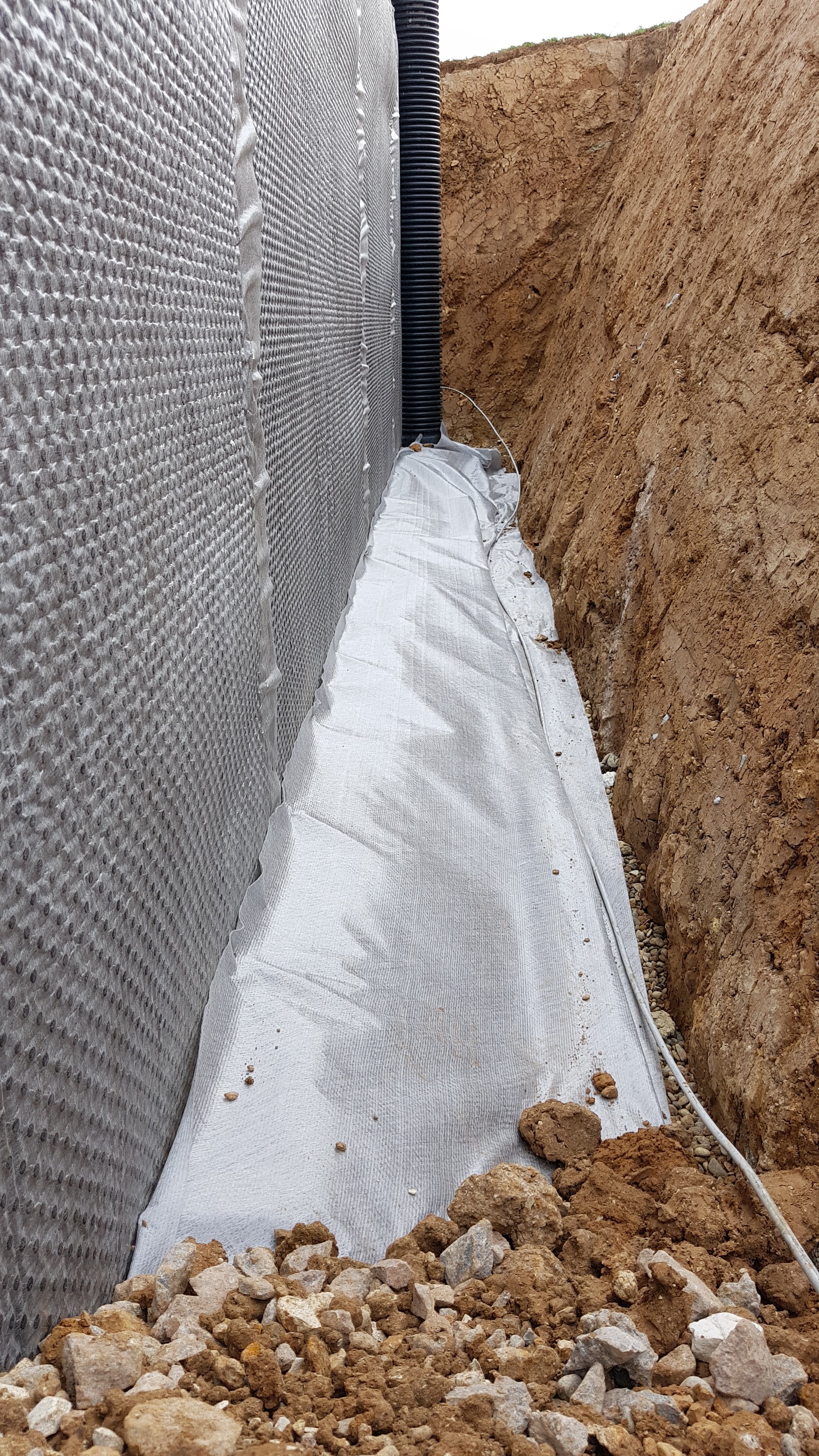 drainage-nur-einseitig-von-vlies-abgedeckt-317635-4.jpg