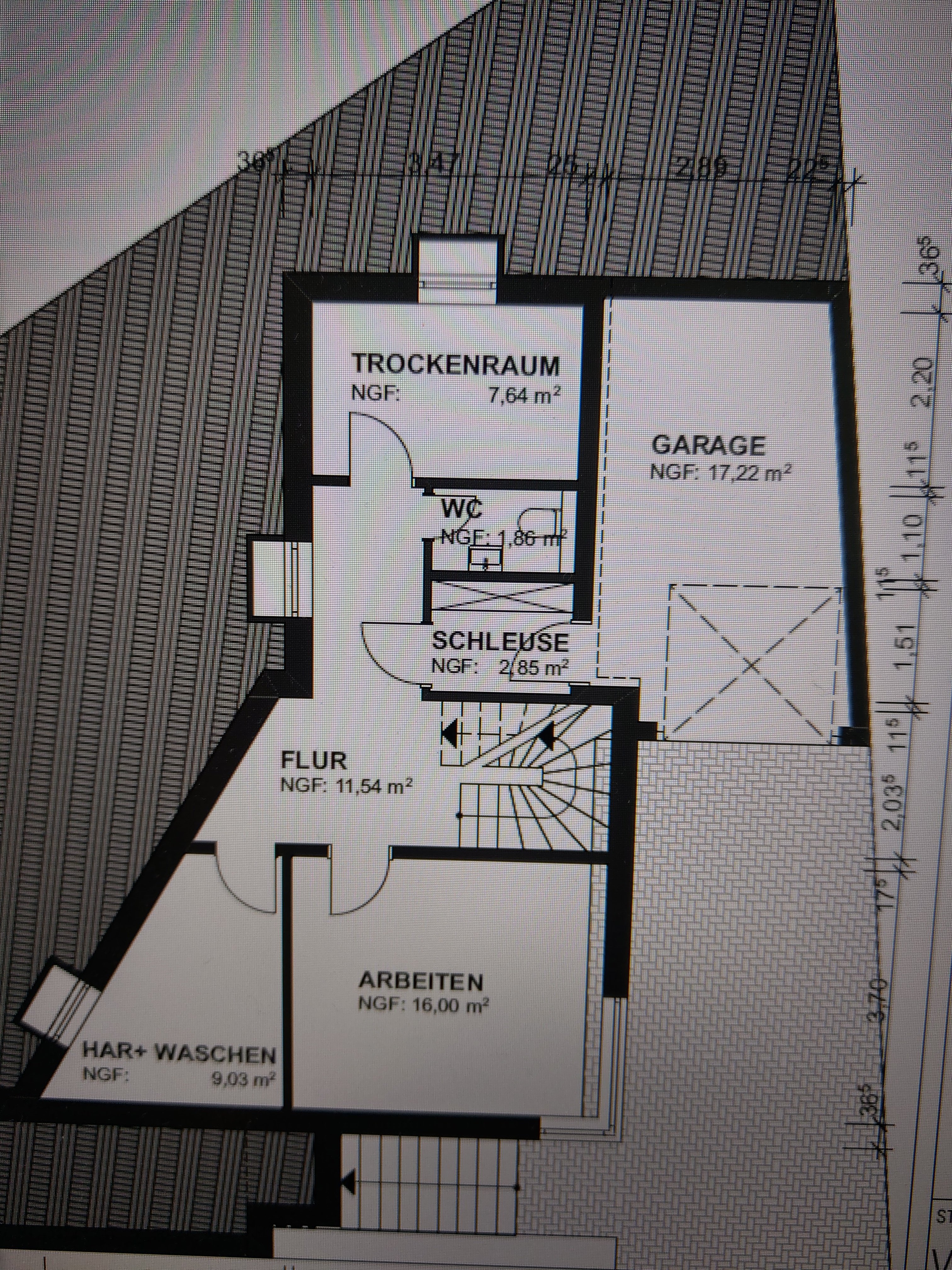 dreieckiges-grundstueck-samt-eiche-grundriss-mit-l-form-300756-1.jpg