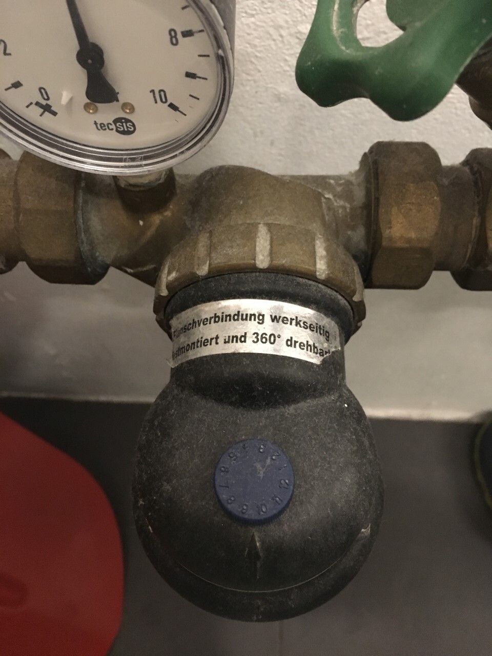 druckanzeige-ventil-haustechnik-druckmessung-360-grad-drehbar.jpg
