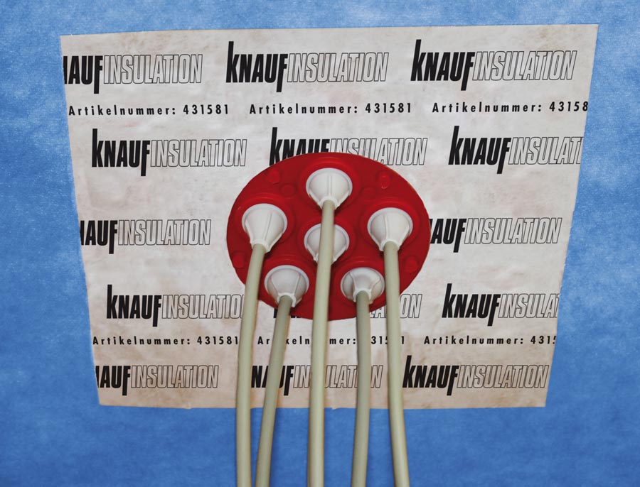 durchbruch-dachdaemmung-fuer-fotovoltaik-leitungen-276873-2.jpg