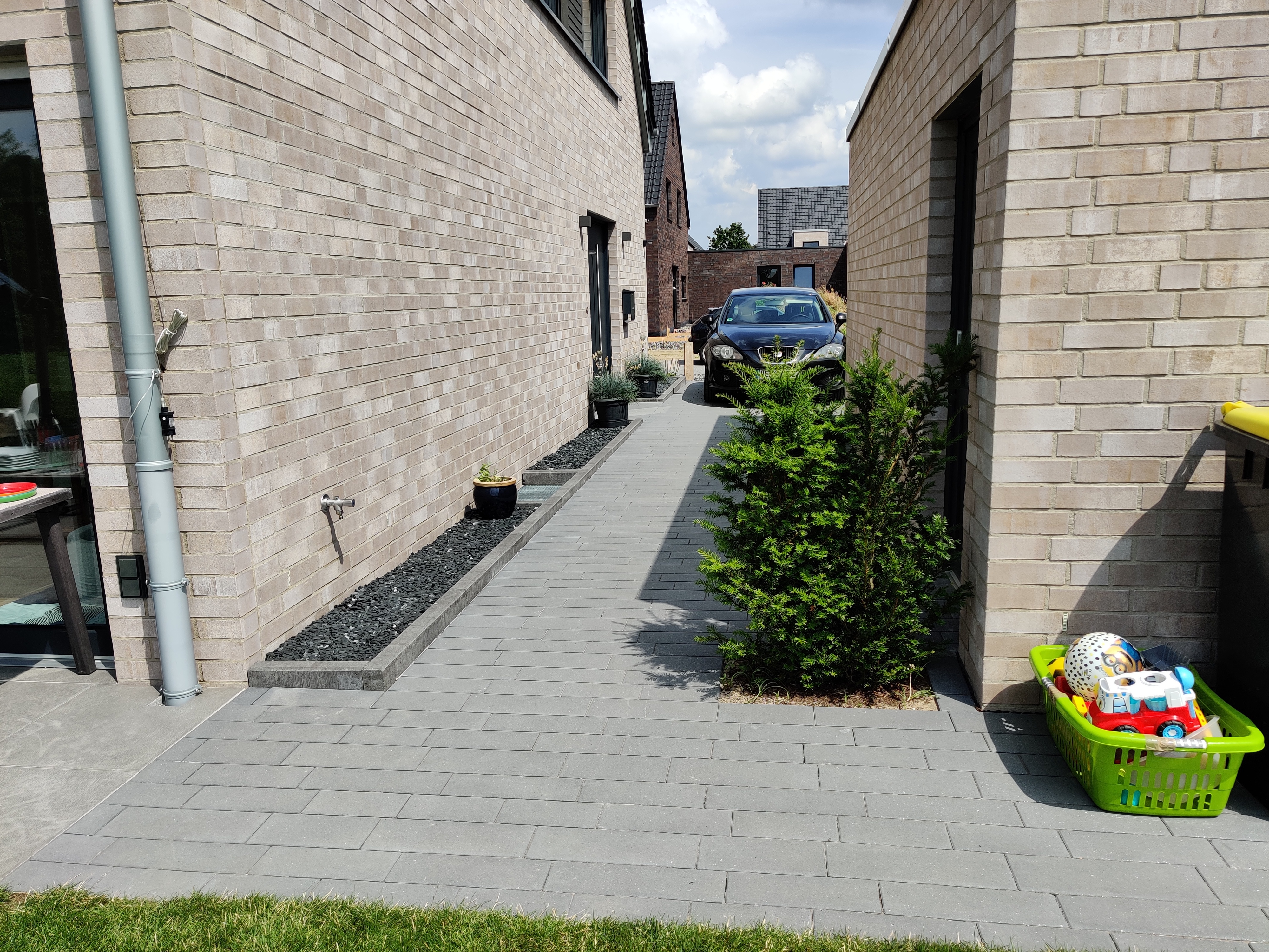 durchgang-hausgarage-26m-gelegentlich-kindersicher-verschliessen-510702-1.jpg