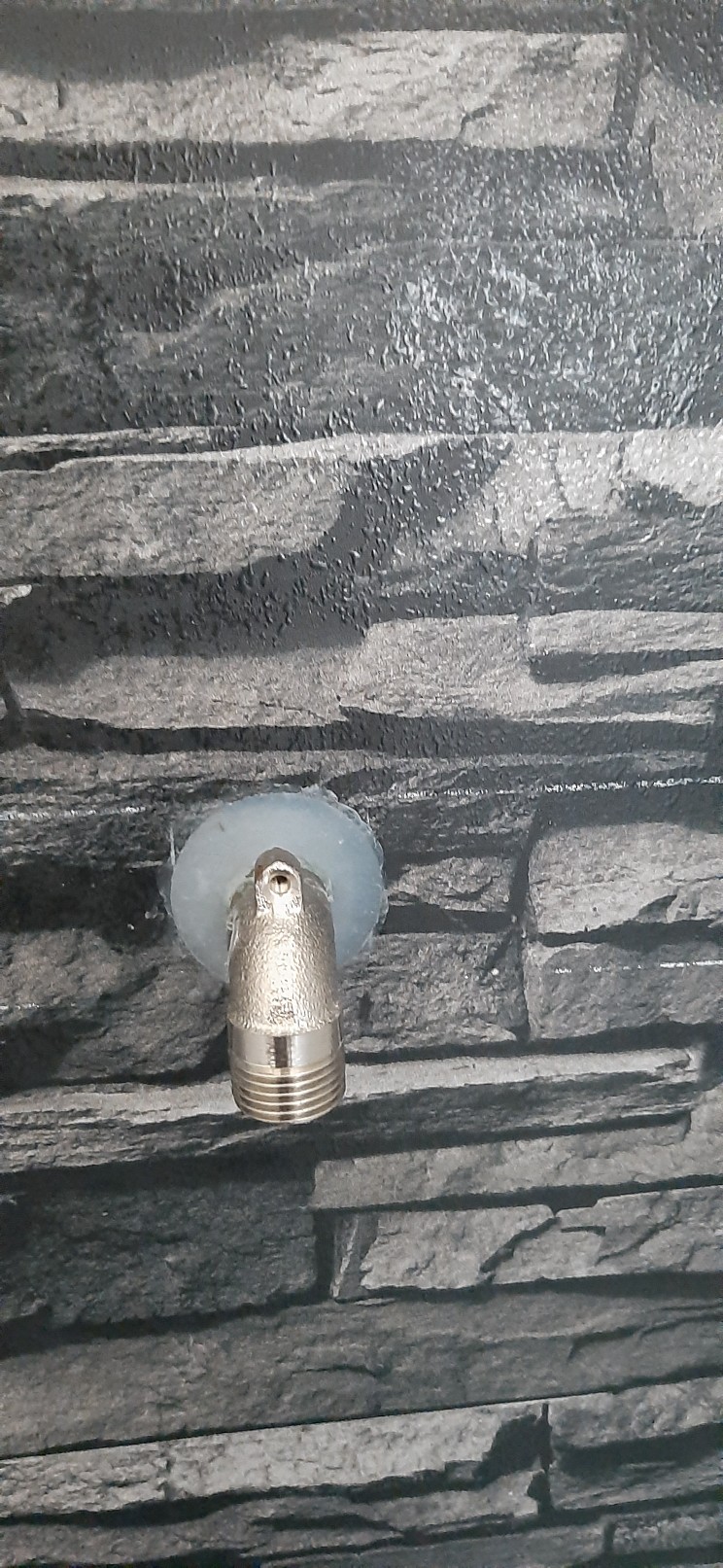dusche-defekt-montiert-teil-vergessen-bei-neubau-durch-klempner-416266-2.jpg
