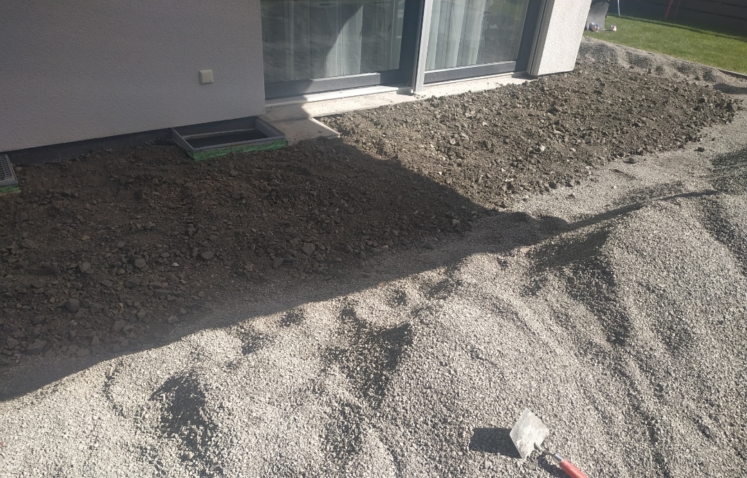 ebenerdiger-terrassenaustritt-bei-fassadendaemmung-413070-1.jpg