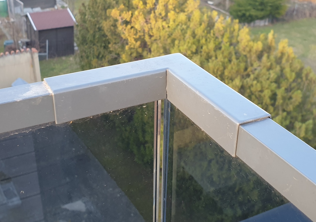 eckverbinder-u-profil-ganzglasgelaender-bezugsquelle-482342-1.jpg