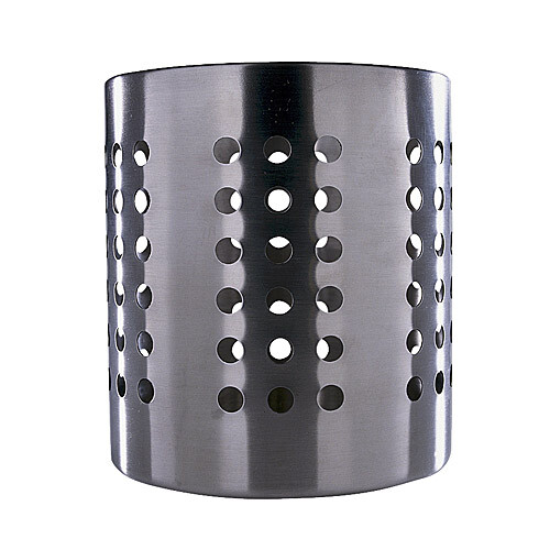 Perforierter Edelstahlzylinder mit vielen runden Löchern; ein Küchen-Sieb oder Infuser.