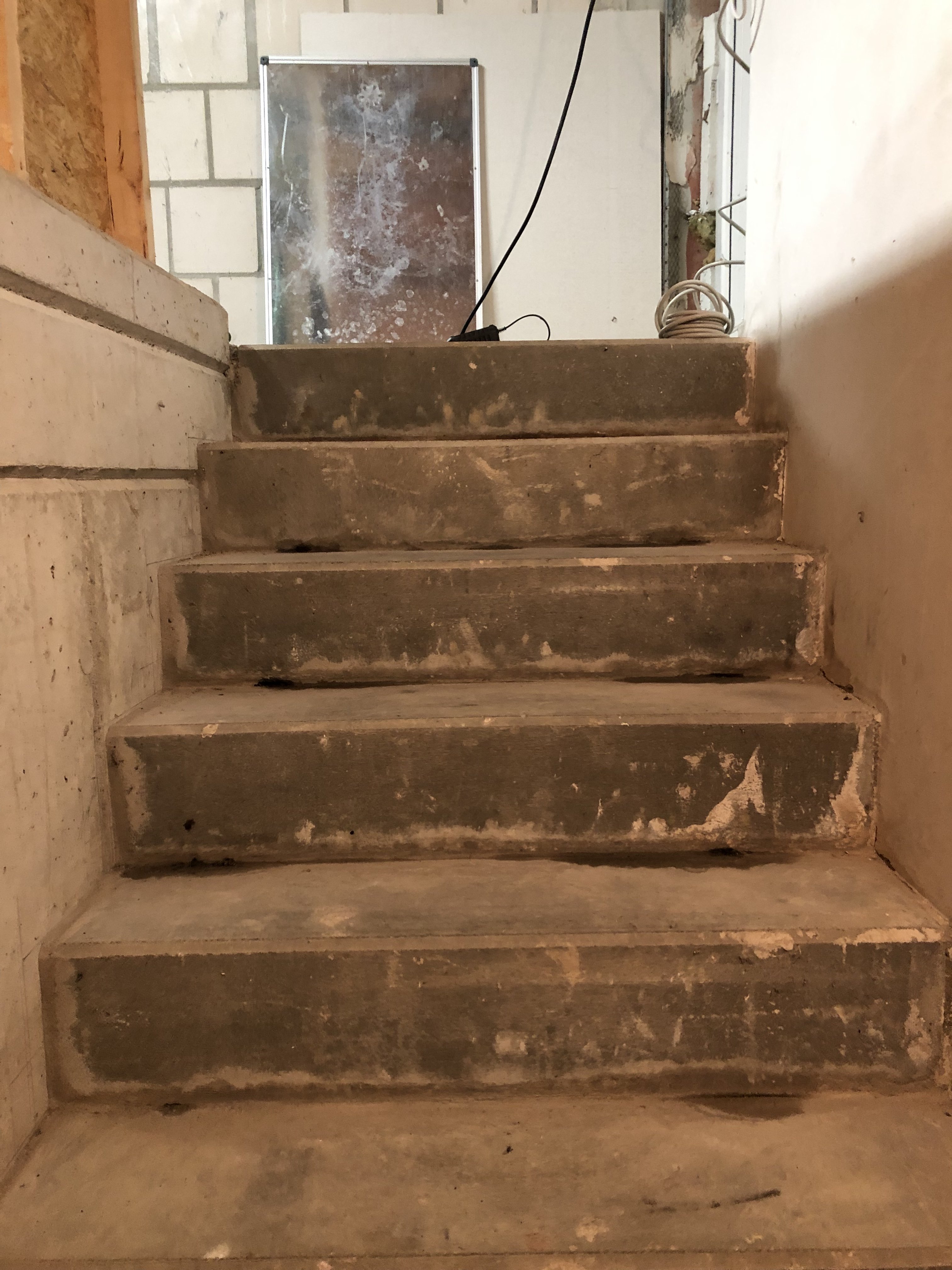 efh-1-jahr-alt-wasser-drueckt-herein-was-kann-das-sein-293687-2.jpeg