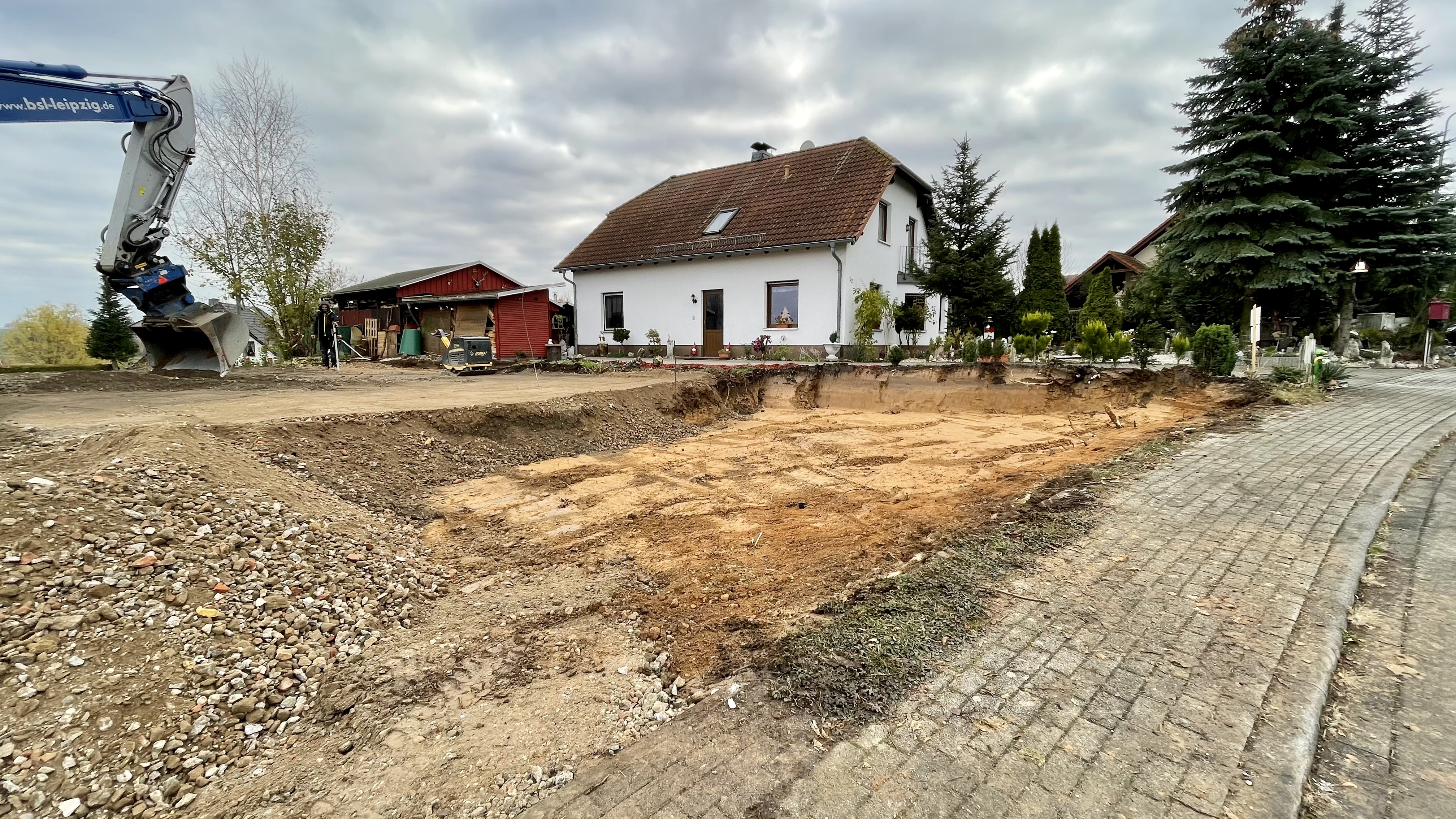 efh-bauvorhaben-mit-hanglage-moeglichkeiten-hang-absichern-453170-4.jpeg