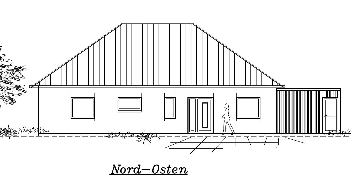 Frontansicht eines einfachen Einfamilienhauses mit Satteldach, Fensterfront und Anbau rechts