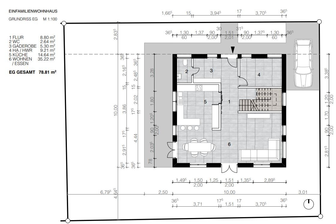 Grundriss EG eines Einfamilienhauses: Räume wie Küche, Wohnen/Essen, Bad, Flur, Treppe und Garage.