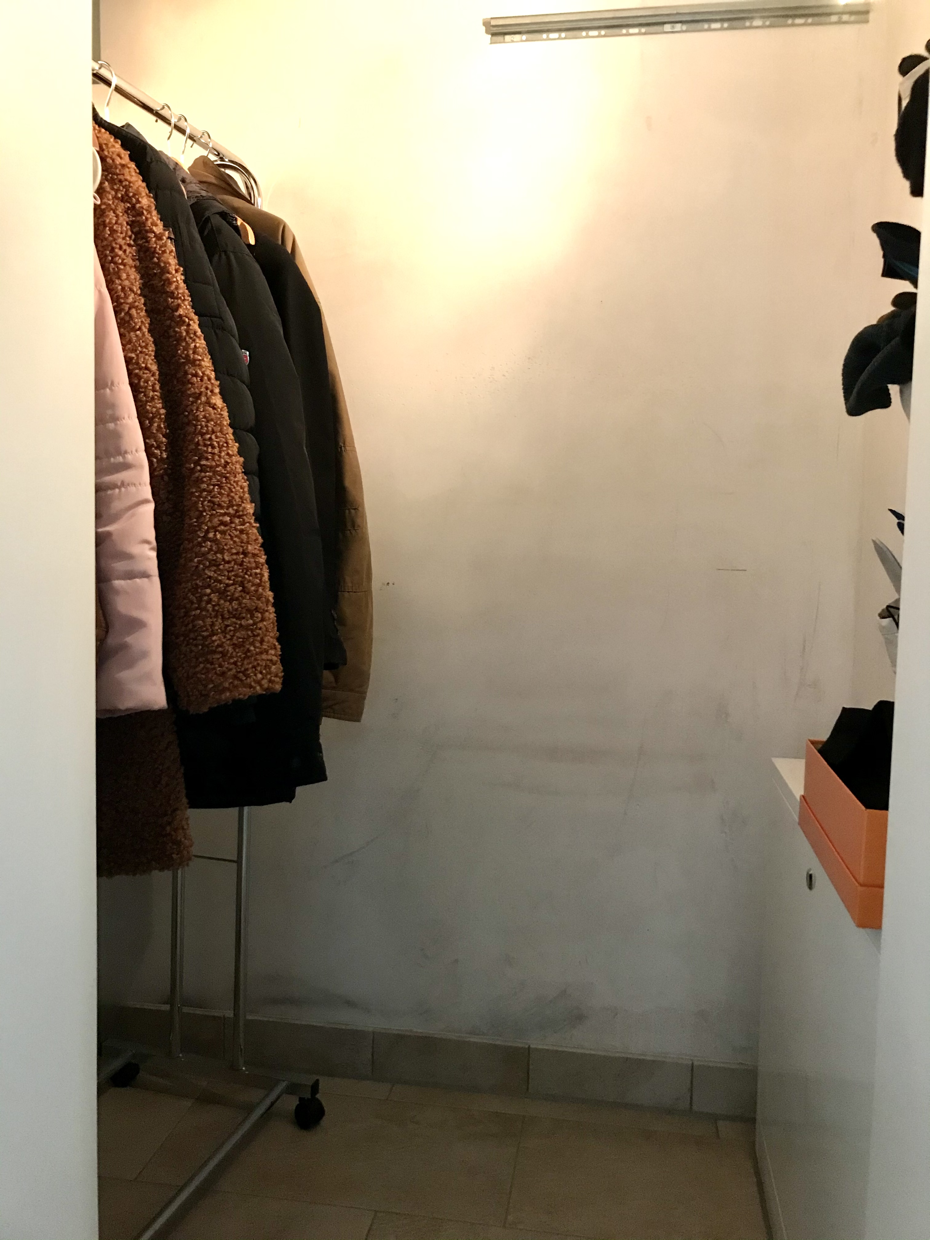 eingangsbereich-kleidergarderobe-im-flur.jpeg