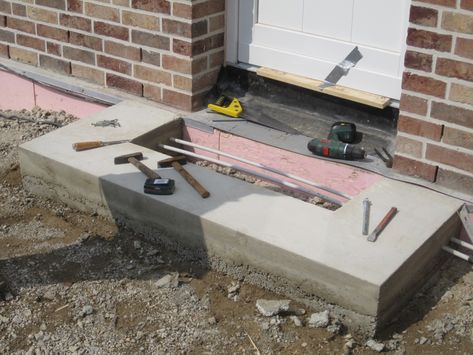 eingangspodest-haustuere-beton-394670-5.jpg