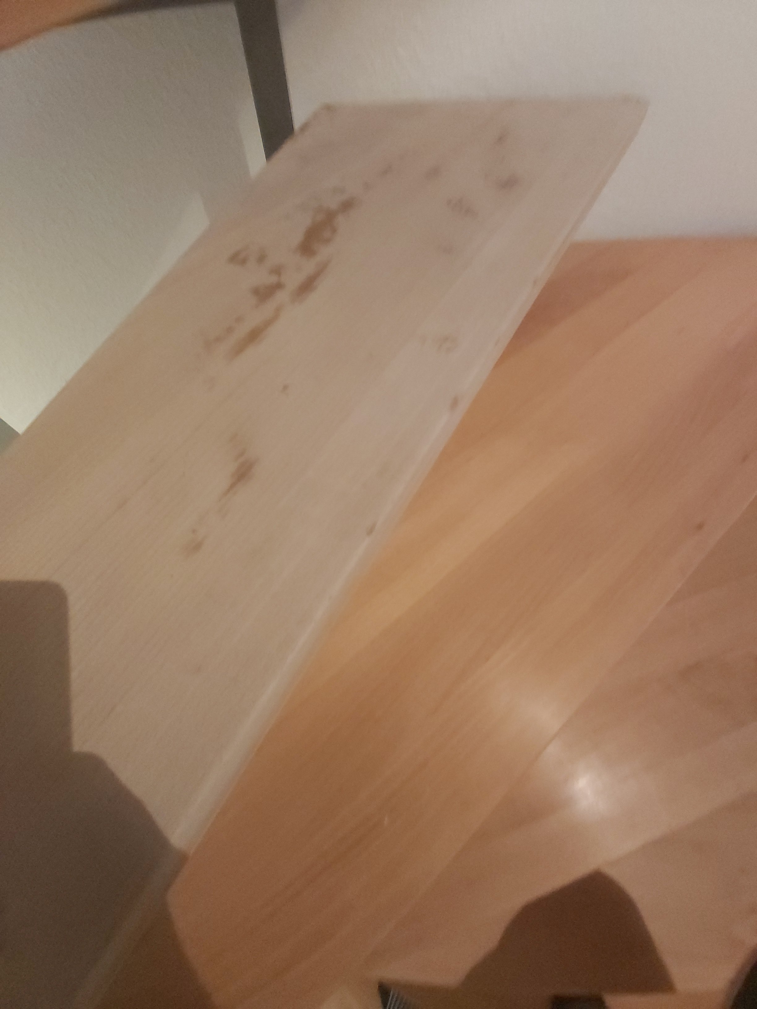 einzelne-treppenstufen-lackieren-553900-2.jpg