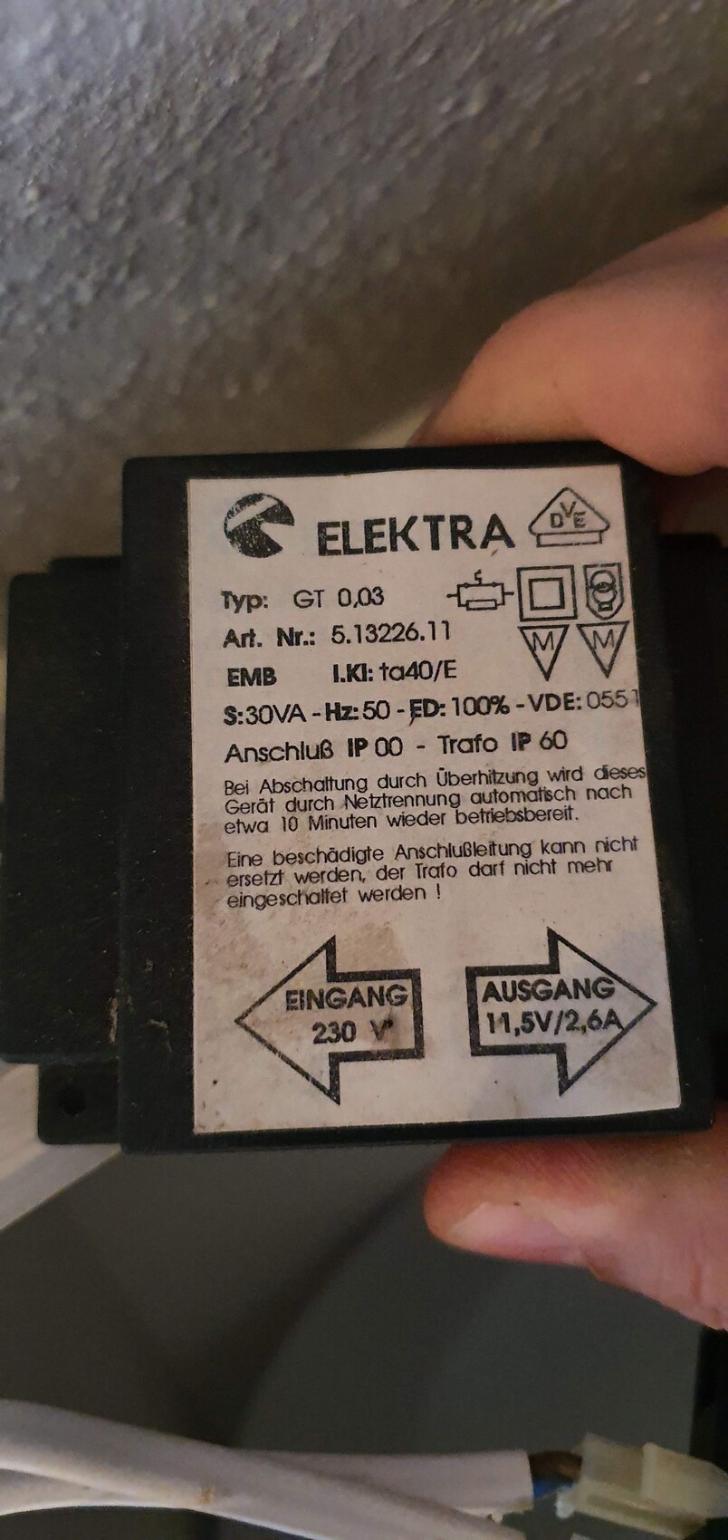 Elektra Transformator mit Eingang 230 V und Ausgang 11,5 V/2,6 A (Typ GT 0.03)