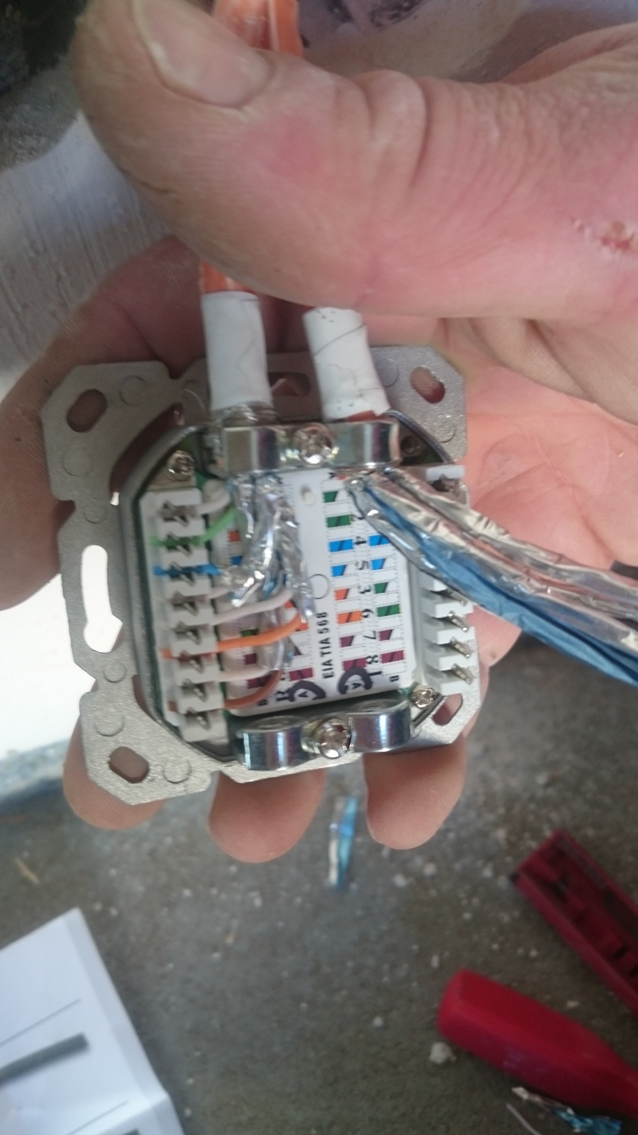 elektrische-verdrahtung-verteilerkasten.JPG