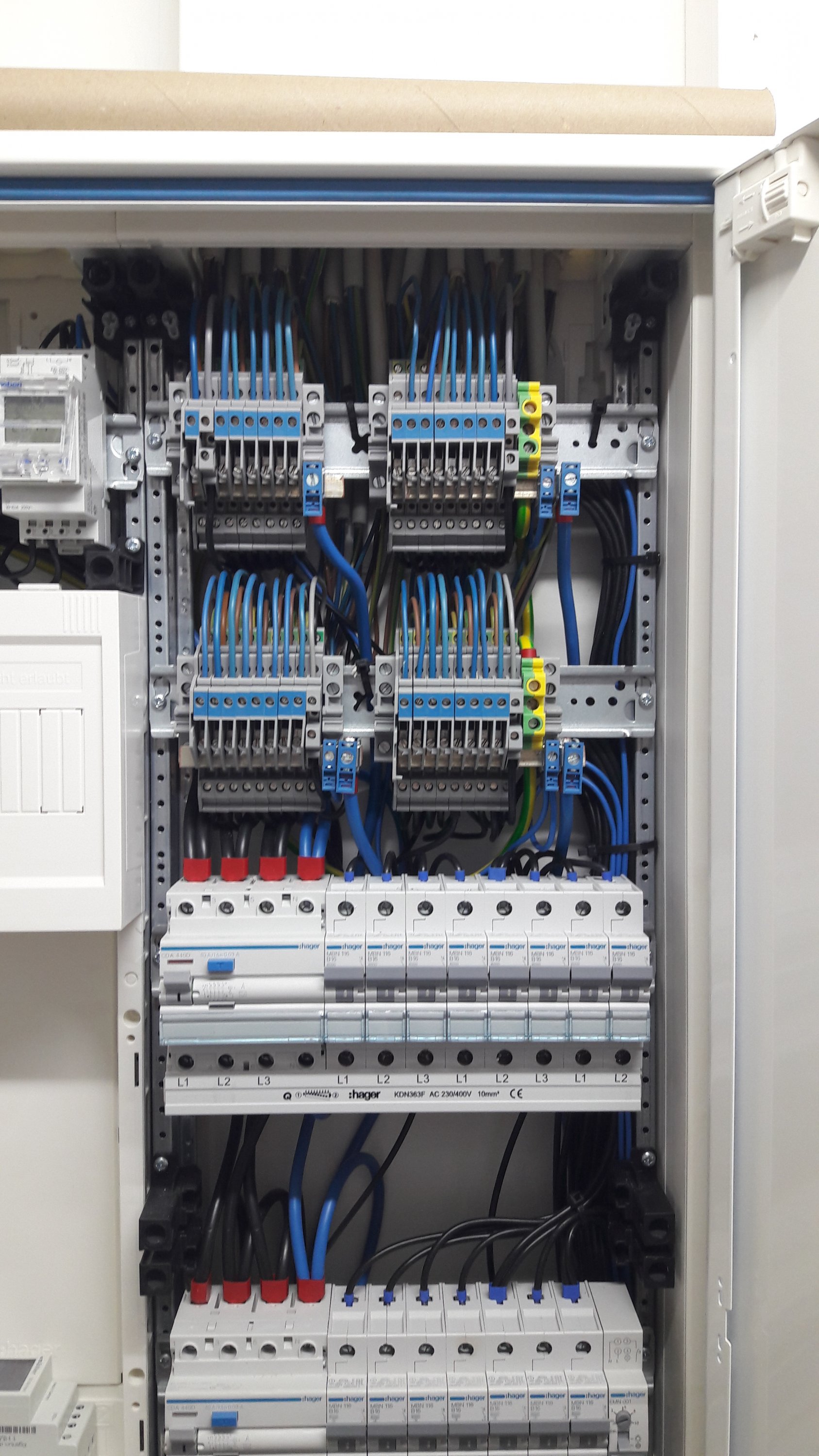 elektroinstallation-ist-das-alles-so-io-256973-2.jpg