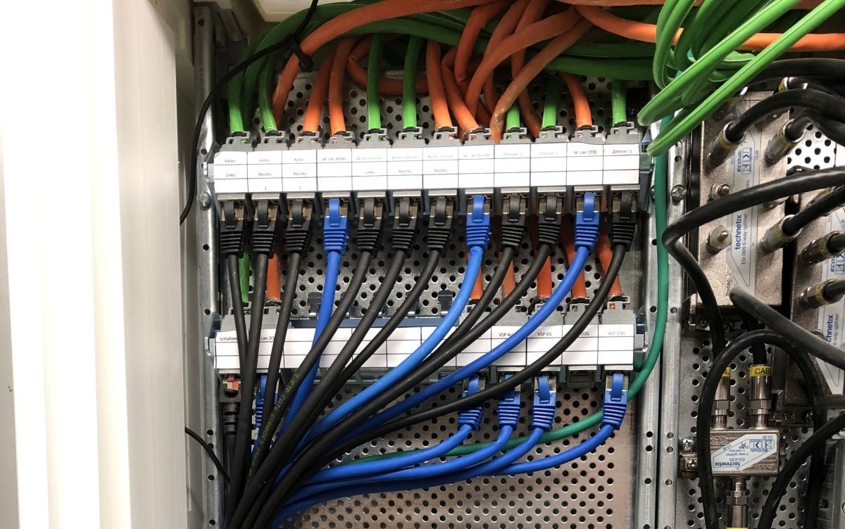 elektroinstallation-tvinternetdose-medienverteiler-noetig-450147-1.JPG