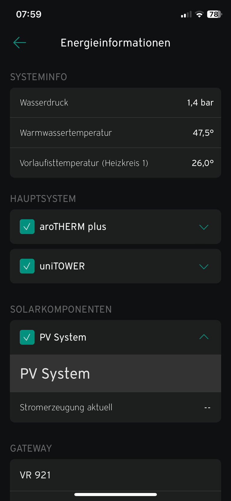 Energieinfos-App: Wasser 1,4 bar, Warmwasser 47,5°, Vorlauf 26°C; aroTHERM plus, PV-System