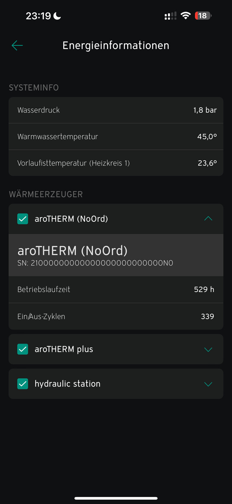 Energieinfos-App: Druck 1,8 bar; Warmwasser 45°C; Vorlauf 23,6°C; aroTHERM (NoOrd) aktiv