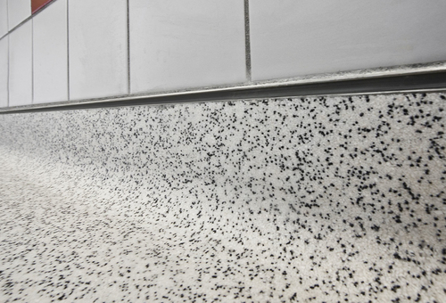 epoxidharz-boden-und-hohlkehle-513791-1.jpeg