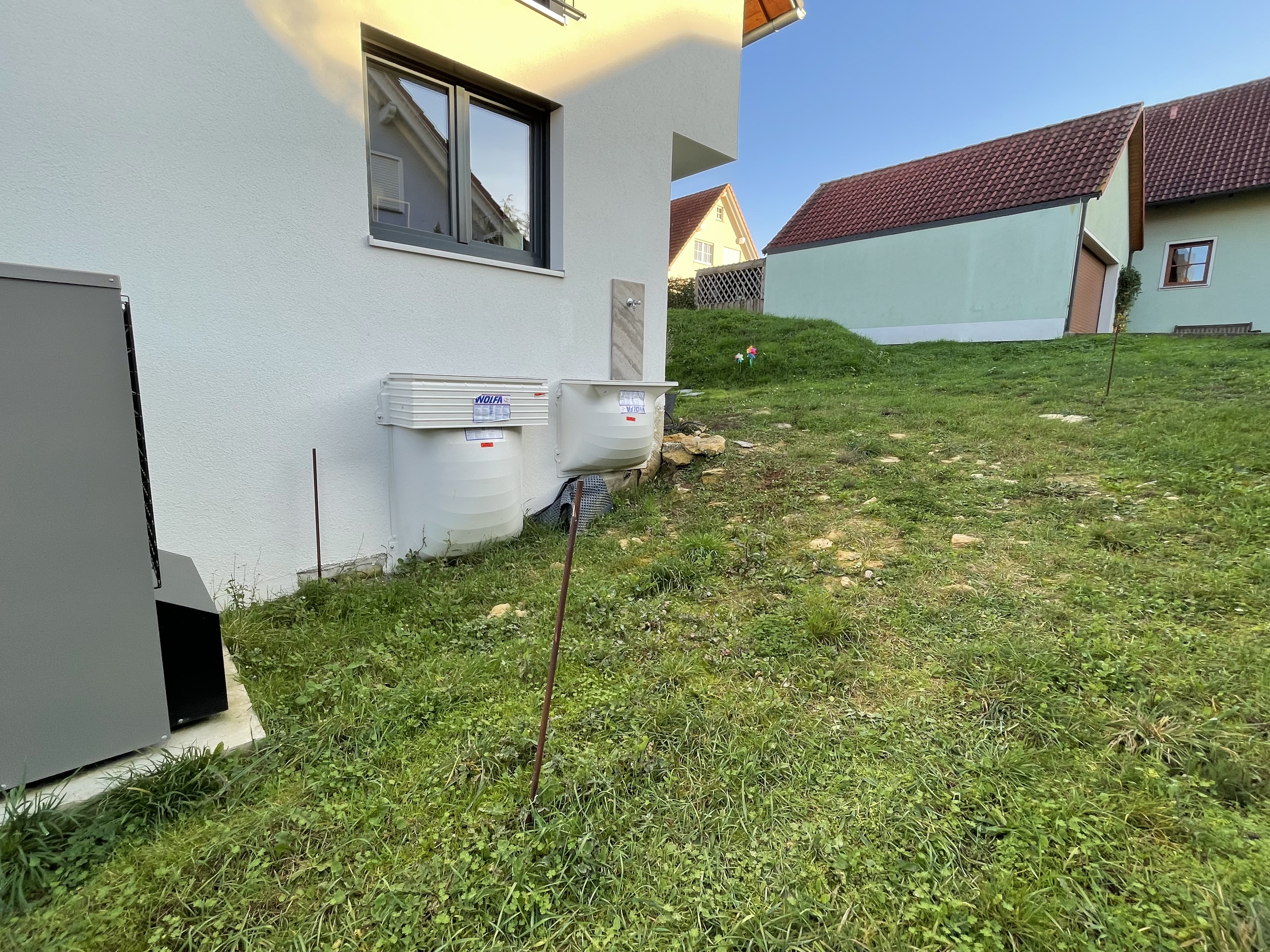 erde-mit-platten-von-haus-fern-halten-604920-2.jpeg