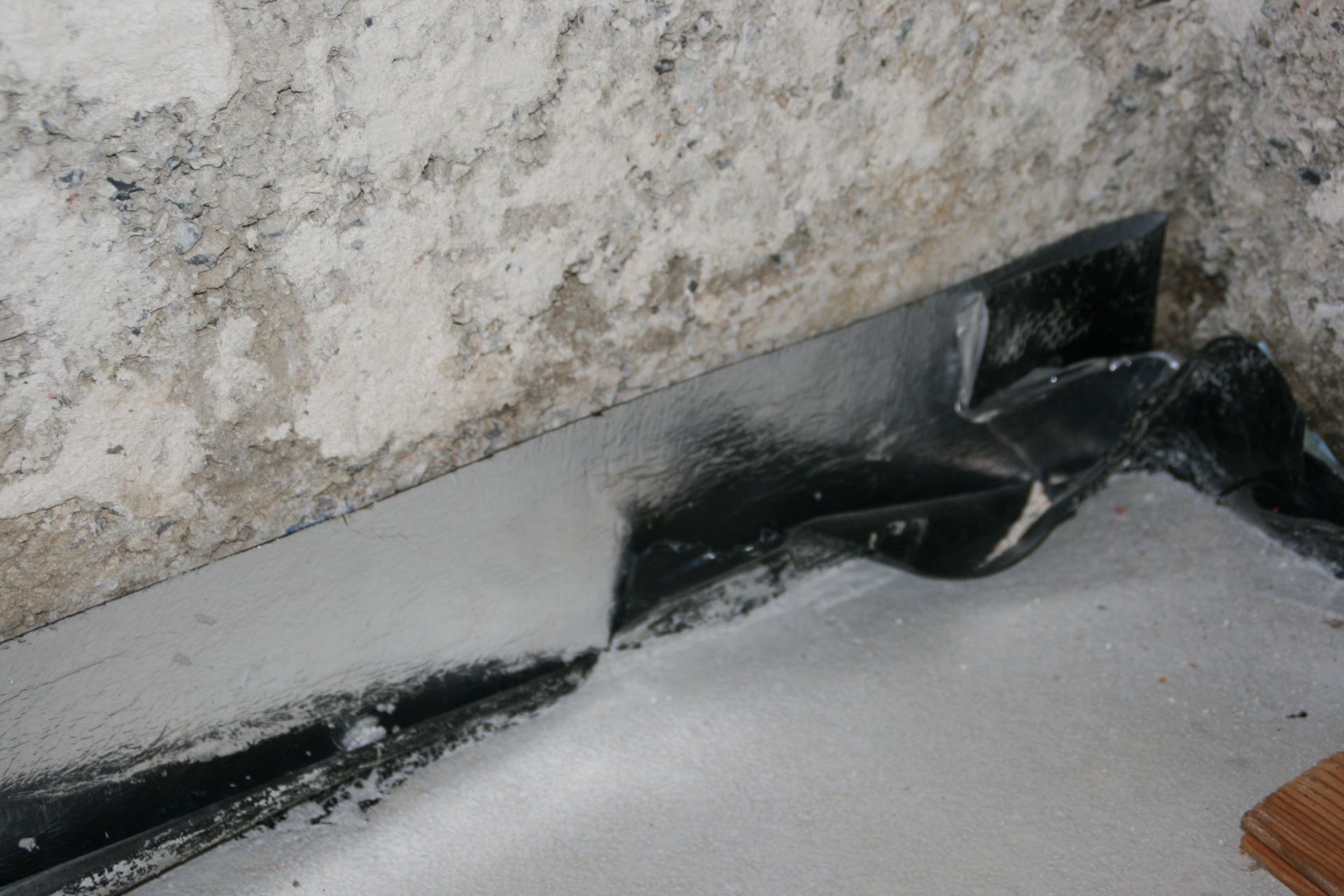 estrich-in-geraeteschuppen-ohne-daemmstreifen-problematisch-284671-3.jpg