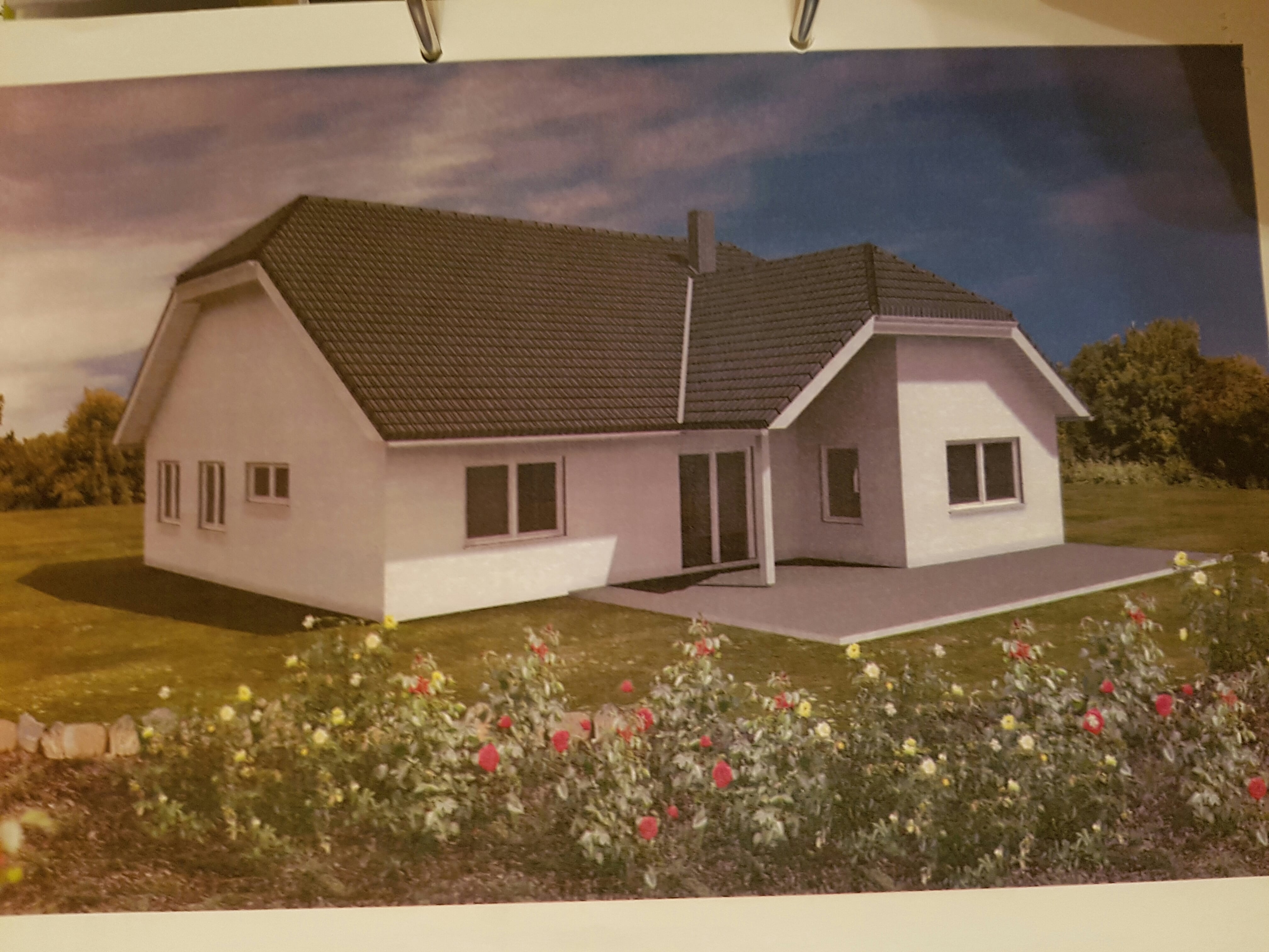 evolith-168qm-bungalow-weisser-putz-mit-grauschwarzen-schindeln-177028-5.jpg