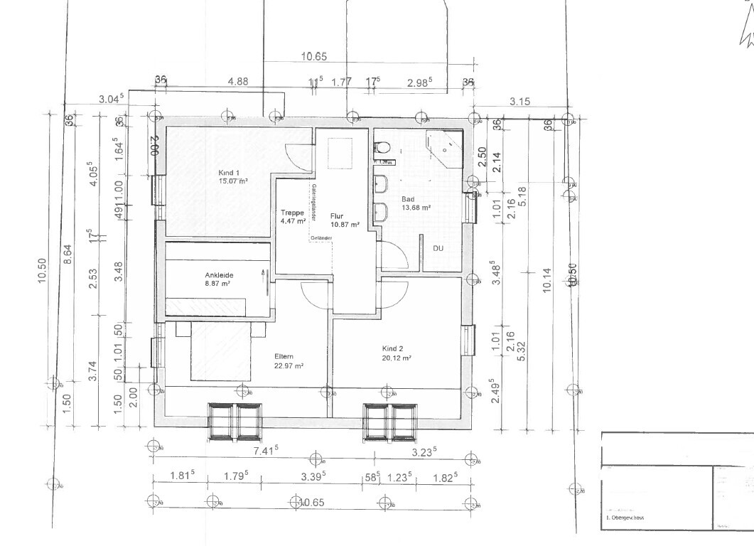 Grundriss eines Familienhauses: Eltern-, Kind 1-, Kind 2-Zimmer, Ankleide, Bad, Treppe, Flur