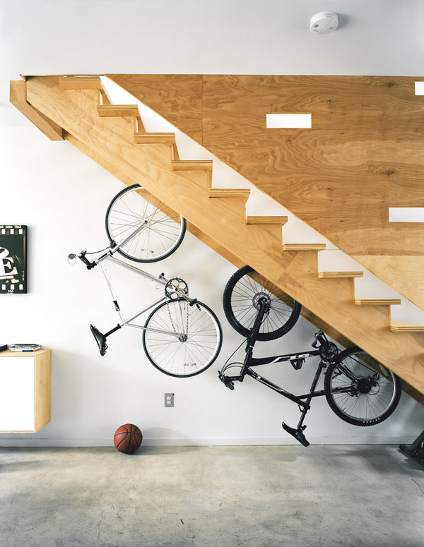 farbgestaltung-der-treppe-im-wohnraum-materialwahl-447550-2.jpg