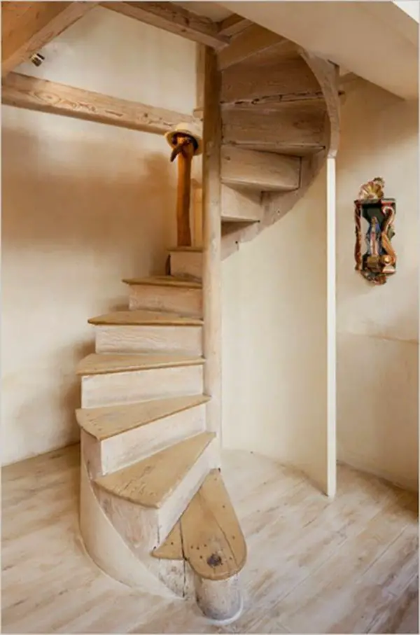 farbgestaltung-der-treppe-im-wohnraum-materialwahl-447594-7.jpg