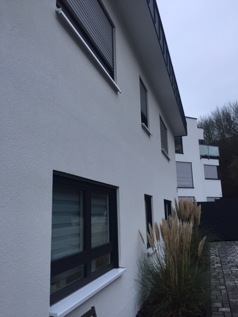 fassade-ausgebessert-risse-wurden-mit-masse-geschlossen-ok-so-236425-5.JPG