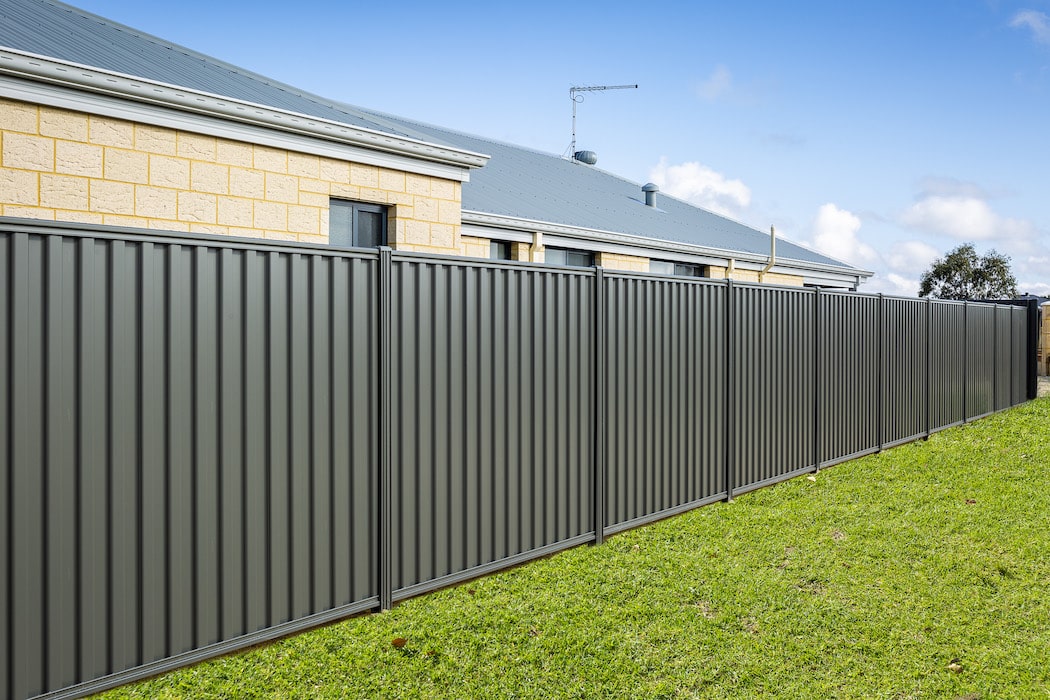 fence colourbond.jpg