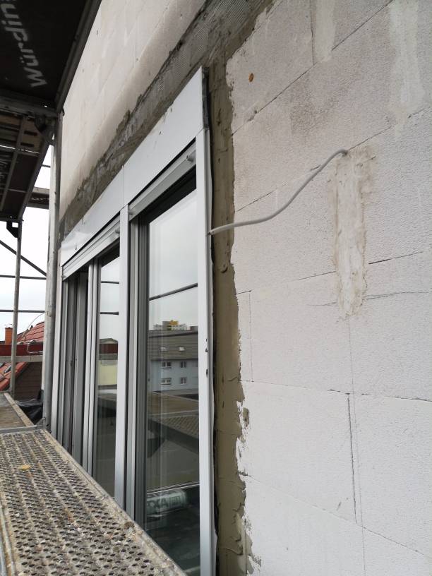 fenster-auf-dachterrasse-sind-komisch-eingebaut-242648-5.jpg