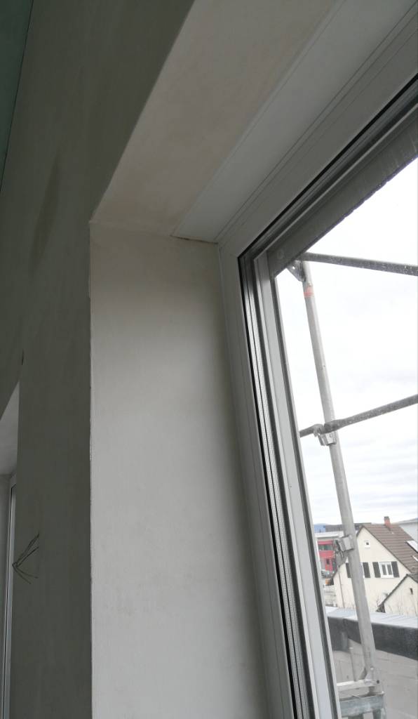 fenster-auf-dachterrasse-sind-komisch-eingebaut-242791-2.jpg