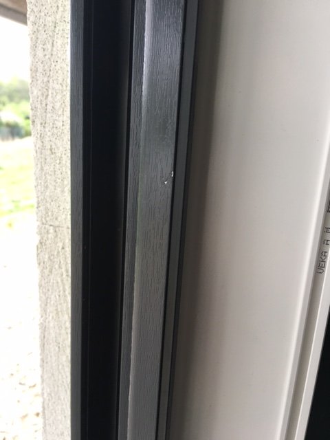 fenster-beschaedigt-und-dachueberstand-200944-1.JPG